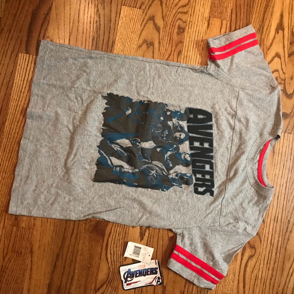 Girls Sz 14/16 Nwt avengers shirt